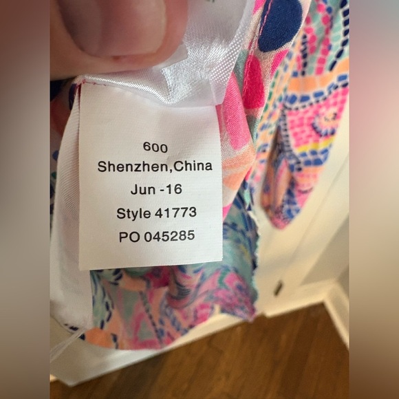 Lilly Pulitzer Elsa Silk Blouse – Size S –  Vibrant Tile Wave Print - Picture 11 of 11